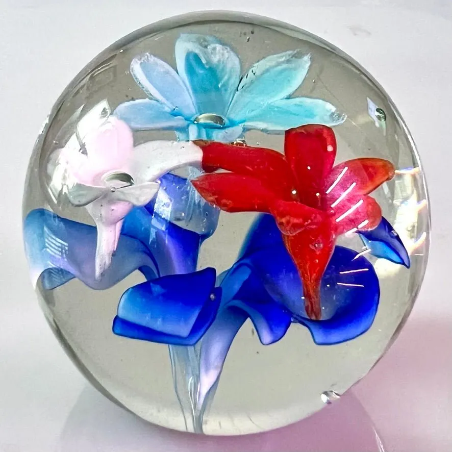 Flora Bouquet Paperweight