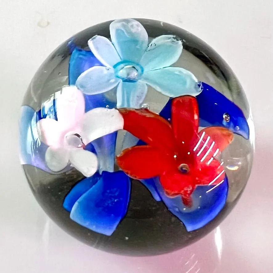 Flora Bouquet Paperweight