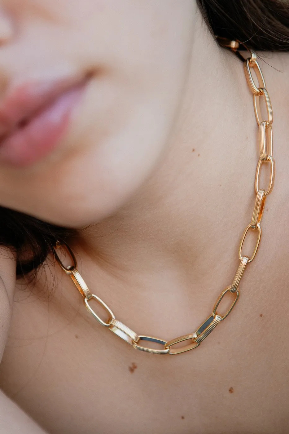 OPEN LINK SHORT NECKLACE