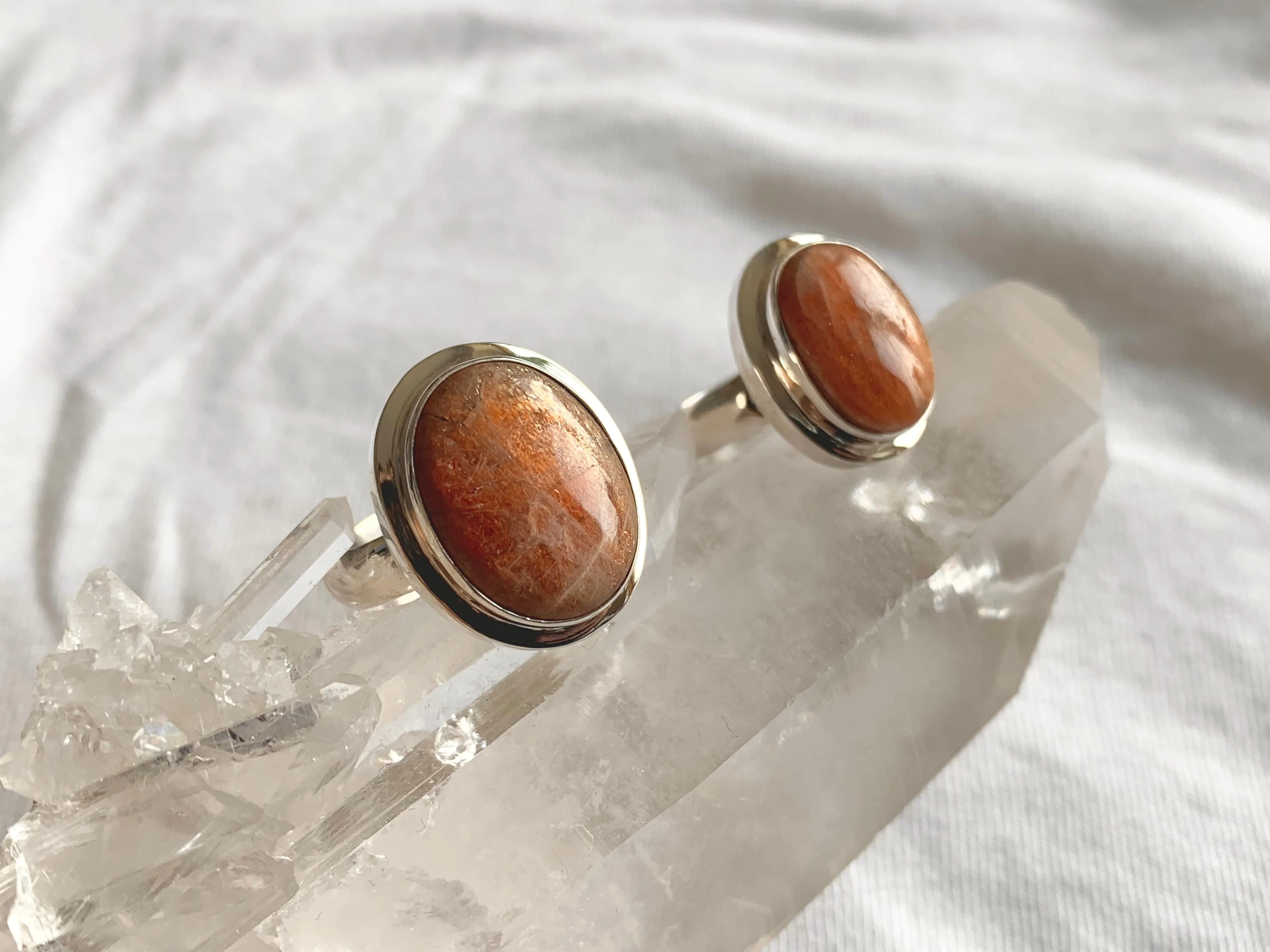 Sunstone Ari Ring - Oval (US 8)