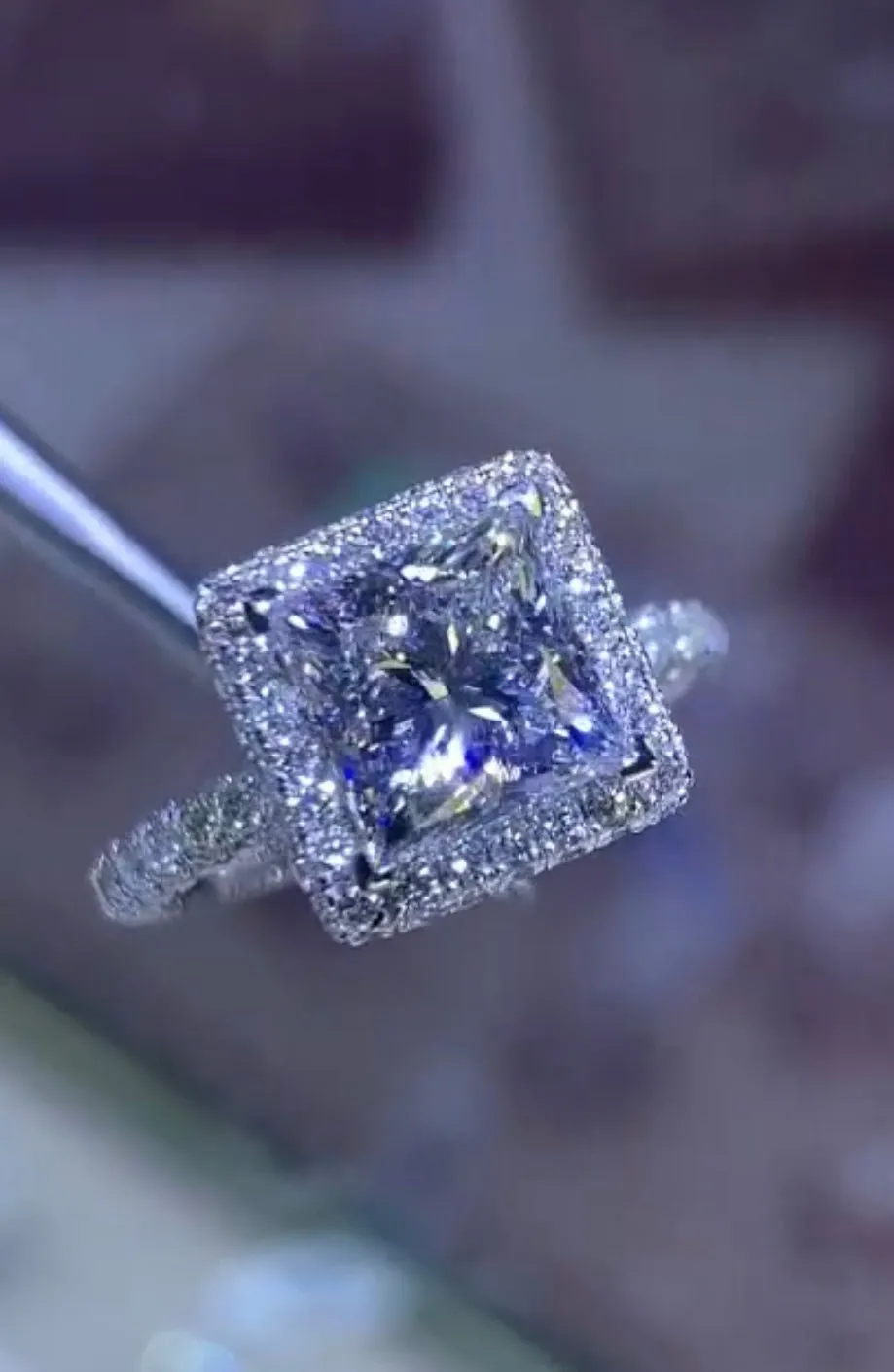 The Jasmine Engagement Ring With Labgrown Diamond Center