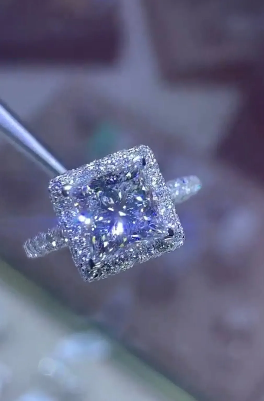 The Jasmine Engagement Ring With Labgrown Diamond Center